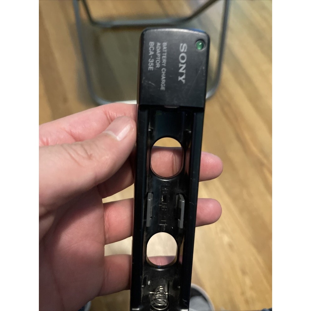 Sony AA Battery Charger BCA-35E. (19)